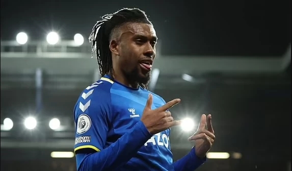 Super Eagles star, Alex Iwobi is ‘set for huge pay rise’ from £70,000-a-week to £100,000 at Everton