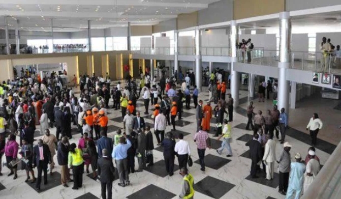 FAAN threatens to sanction Nigerian Airport Workers who extort traveling Passengers