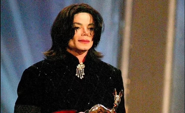 Michael Jackson’s estate seeks return of $1 million in property allegedly taken from singer’s home