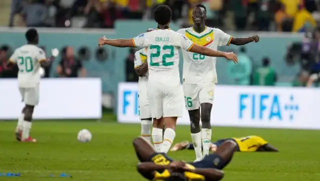 Senegal becomes first African team to qualify for World Cup’s round of 16 after defeating Ecuador