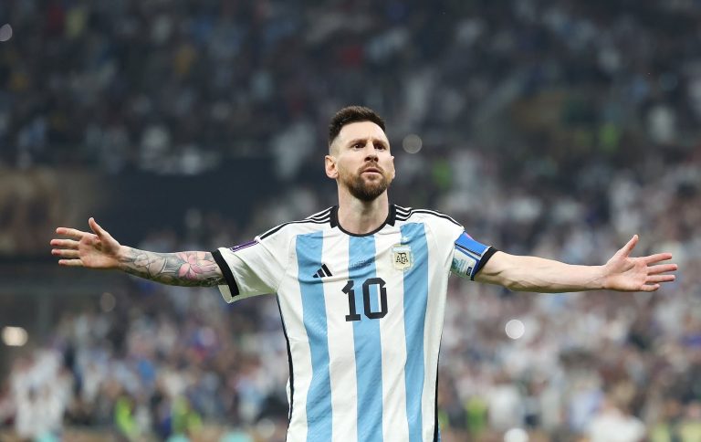 Lionel Messi reaches 800 career goals in Argentina win