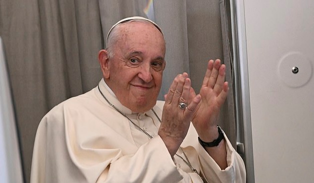 Pope Francis declares the sale of weapons the ‘biggest plague in the world’