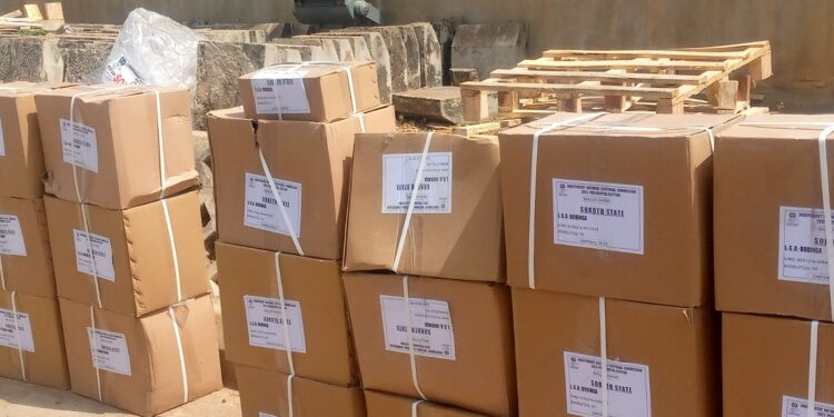 INEC distributes electoral materials in Lagos (photos)