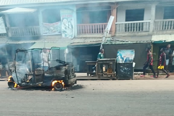 Sit-at-home enforcers burn vehicles, scare Anambra residents