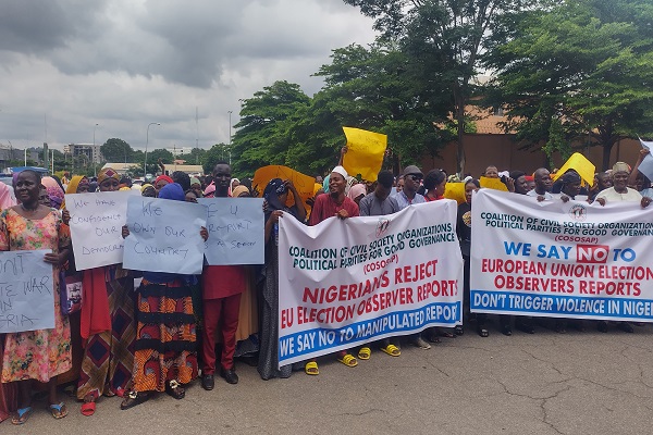 “We have a President that is doing very well, no one forced us to vote for Tinubu” – Protesters storm EU office, demand withdrawal of election reports