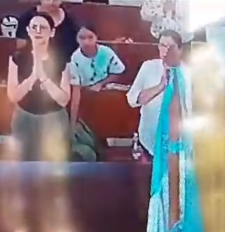 Mother captured teaching her daughter how to steal in church (video)