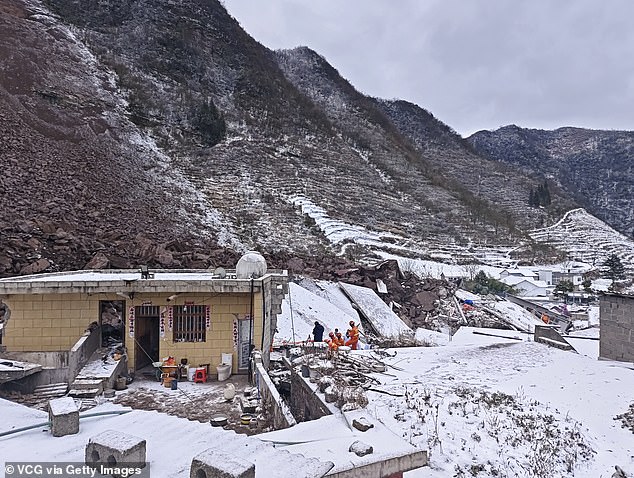 47 people are buried alive in Chinese landslide