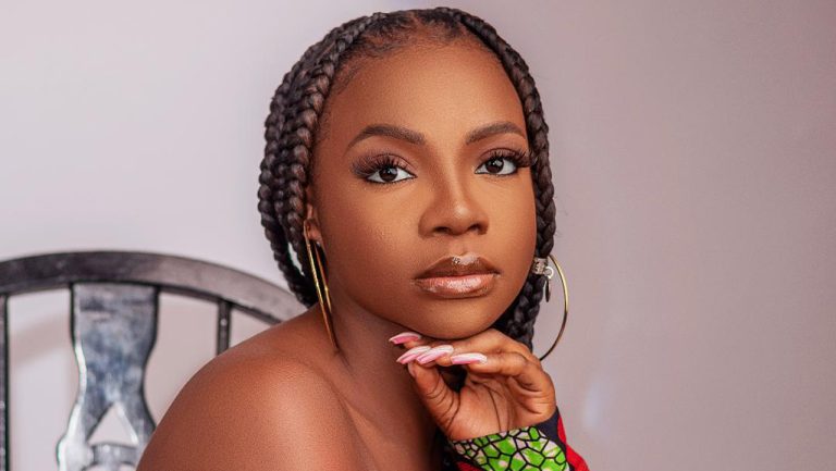 “No matter how much you love an artist, never disrespect your partner because of them” — Ugoccie tell fans as she shares experience