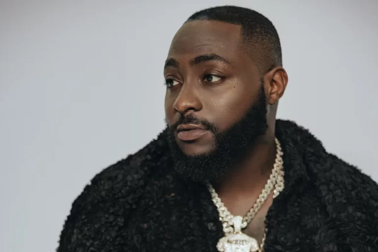 “The entire country is an orphanage now” — Fans beg Davido for alms as he’s set to give 300 million to Orphanages