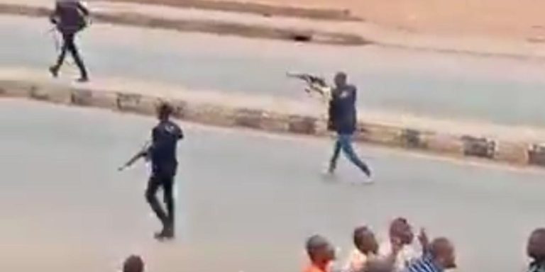 Police shoot to disperse Okada riders protesting killing of colleagues by taskforce in Delta (video)