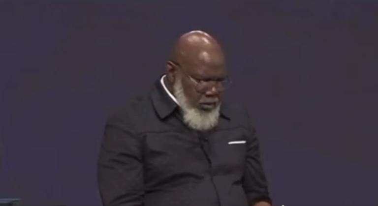 Update: Bishop T.D. Jakes in stable condition after medical emergency during Sunday sermon (video)