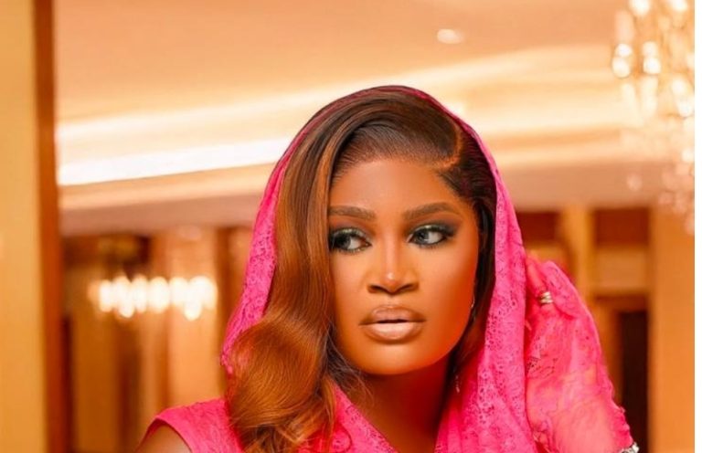 “Did I complain to you?” – Actress Chizzy Alichi drags those praying for the fruits of the womb for after 6years of marriage